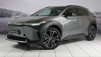 Gebraucht Toyota bZ4X Comfort 150 kW (204 PS) 2023 Silber SUV