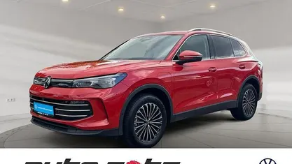 Rot Gebraucht 2025 VW Tiguan SUV | 43.980 € (Superpreis)