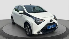 Weiss Gebraucht 2020 Toyota Aygo X-play Kleinwagen | 12.900 € (Fairer Preis)