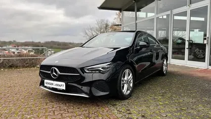 Schwarz Gebraucht 2024 Mercedes CLA180 Limousine | 28.980 € (Guter Preis)