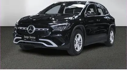 Unilack nachtschwarz Gebraucht 2024 Mercedes GLA200 SUV | 35.980 € (Fairer Preis)