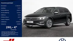Grau / mangangrau (metallic) Gebraucht 2023 VW Passat Alltrack Kombi | 37.480 € (Fairer Preis)