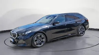 Gebraucht BMW 520 M Sport 197 PS (144 kW) 2024 Schwarz Kombi