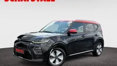 Schwarz ((ah5) cassisschwarz met. & rot) Gebraucht 2022 Kia Soul EV 3 SUV | 22.979 € (Superpreis)