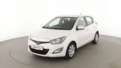 Weiß Gebraucht 2014 Hyundai i20 Trend Limousine | 6.590 € (Fairer Preis)