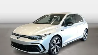 Gebraucht VW Golf VIII R-line 150 PS (110 kW) 2024 Reflexsilber Limousine