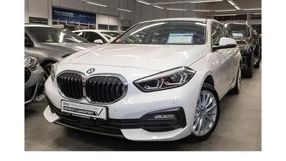 Weiß Gebraucht 2022 BMW 118 Advantage Kleinwagen | 22.970 € (Fairer Preis)