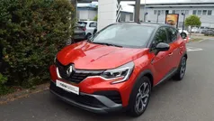 Dezirrot + schwarz Gebraucht 2022 Renault Captur R.S. SUV | 19.869 € (Guter Preis)