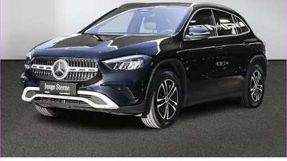 Gebraucht Mercedes GLA200 163 PS (119 kW) 2024 Unilack nachtschwarz SUV