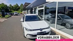 Pure white Gebraucht 2022 VW Golf VIII Life Kombi | 22.899 € (Fairer Preis)