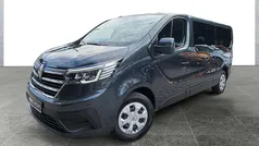 Grau Gebraucht 2024 Renault Trafic Life Van | 34.880 € (Guter Preis)