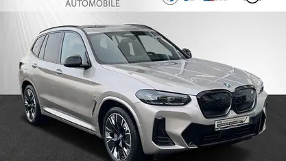 Gebraucht BMW iX3 Impressive 210 kW (286 PS) 2023 Kaschmirsilber SUV