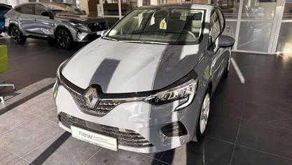 Gebraucht 2022 Renault Clio V Zen Limousine | 13.450 € (Fairer Preis)