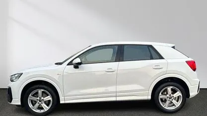 Gebraucht Audi Q2 S-Line 116 PS (85 kW) 2023 Arkonaweiß SUV
