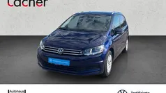 Atlantik blue metallic Gebraucht 2024 VW Touran Comfortline Van / Kleinbus | 32.490 € (Fairer Preis)