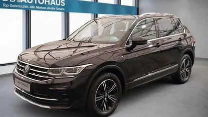 Schwarz Gebraucht 2024 VW Tiguan Elegance SUV | 31.420 € (Guter Preis)