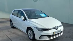 Weiß Gebraucht 2022 VW Golf VIII Life Limousine | 20.500 € (Fairer Preis)