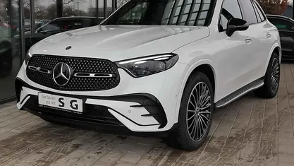 Gebraucht Mercedes GLC300 AMG 269 PS (197 kW) 2026 SUV