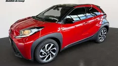 Chilli red / schwarz Gebraucht 2025 Toyota Aygo X Play SUV | 18.390 € (Fairer Preis)