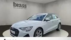 Gletscherweiß metallic Gebraucht 2024 Audi A3 Sportback Ambiente Limousine | 28.900 € (Fairer Preis)