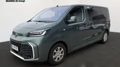 All terrain green Gebraucht 2024 Toyota Proace Verso Team Kombi | 41.990 € (Fairer Preis)