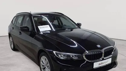 Schwarz uni Gebraucht 2021 BMW 320 Advantage Kombi | 25.990 € (Fairer Preis)