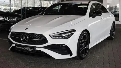 Gebraucht Mercedes CLA200 AMG 163 PS (119 kW) 2025 Unilack polarweiß Coupé