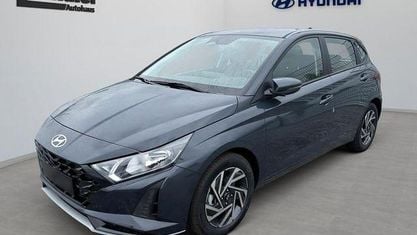 Gebraucht Hyundai i20 Trend 101 PS (74 kW) 2025 Grau Limousine