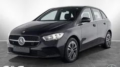 Metalliclack kosmosschwarz Gebraucht 2023 Mercedes B250e Van / Kleinbus | 32.977 € (Fairer Preis)