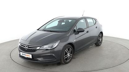 Używany Opel Astra Edition 125 KM (91 kW) 2016 Szary Sedan/Limuzyna