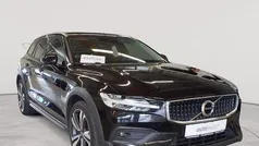 Onyx schwarzmetallic Gebraucht 2020 Volvo V60 CC Pro Kombi | 27.990 € (Fairer Preis)