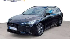 Obsidianschwarz metallic Gebraucht 2023 Ford Focus ST-Line X Kombi | 24.580 € (Fairer Preis)