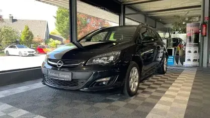 Gebraucht Opel Astra Style 120 PS (88 kW) 2015 Schwarz Kombi