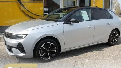 Używany Opel Astra 131 KM (96 kW) 2024 Srebrny Sedan/Limuzyna
