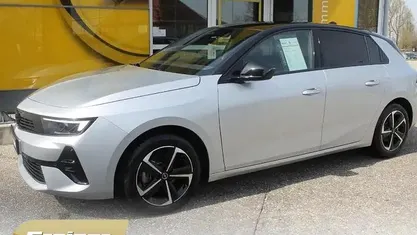 Usata Opel Astra 131 CV (96 kW) 2024 Argento Berlina