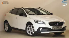 Weiß Gebraucht 2014 Volvo V40 CC You! Kombi | 16.999 € (Teuer)