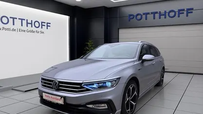 Gebraucht VW Passat R-line 280 PS (205 kW) 2022 Kombi