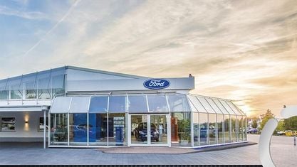 Neu Ford Tourneo Connect Titanium 122 PS (89 kW) 2026 Weiß Van / Kleinbus