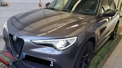 Gebraucht Alfa Romeo Stelvio 206 PS (151 kW) 2021 Grau SUV