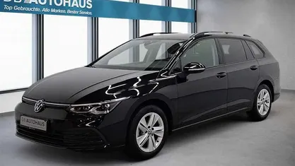Gebraucht VW Golf VIII Life 150 PS (110 kW) 2024 Schwarz Kombi