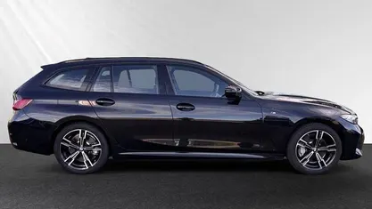 Gebraucht BMW 330 M Sport 245 PS (180 kW) 2025 Kombi