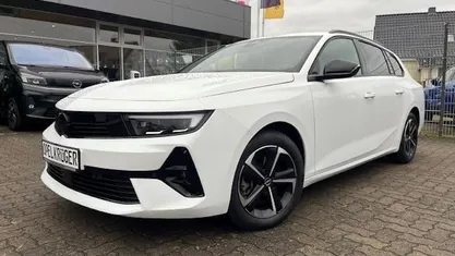 Weiß Gebraucht 2024 Opel Astra Kombi | 25.990 € (Fairer Preis)