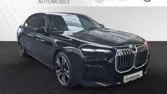 Carbonschwarz metallic Gebraucht 2024 BMW 740 M Sport Limousine | 89.888 € (Superpreis)