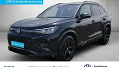 Deep black perleffekt Gebraucht 2024 VW Tiguan R-line SUV | 52.680 € (Guter Preis)