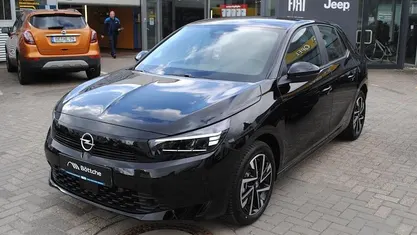 Neu Opel Corsa Edition 101 PS (74 kW) 2026 Lackierung schwarz perla nera/typ aussenverkleidung metalliclackierung Kleinwagen