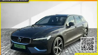 Gebraucht Volvo V60 Ultimate 456 PS (335 kW) 2022 Platinum grey metallic (metallic) Kombi