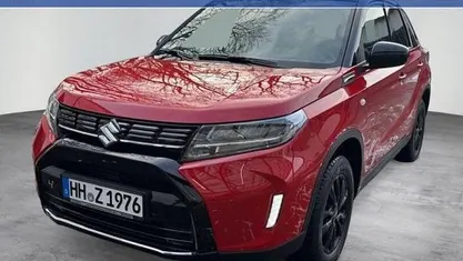 Bright red/cosmic black pearl Gebraucht 2025 Suzuki Vitara Comfort SUV | 22.885 € (Guter Preis)