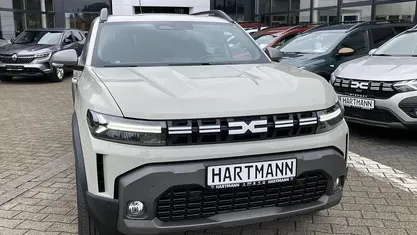 Weiß Gebraucht 2024 Dacia Duster Essentiel SUV | 19.680 € (Guter Preis)