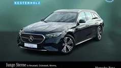 Obsidianschwarz Gebraucht 2024 Mercedes E220 Avantgarde Kombi | 49.990 € (Guter Preis)