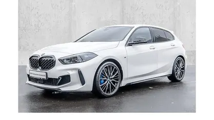 Gebraucht BMW M135 M Sport 306 PS (225 kW) 2022 Weiß Kleinwagen